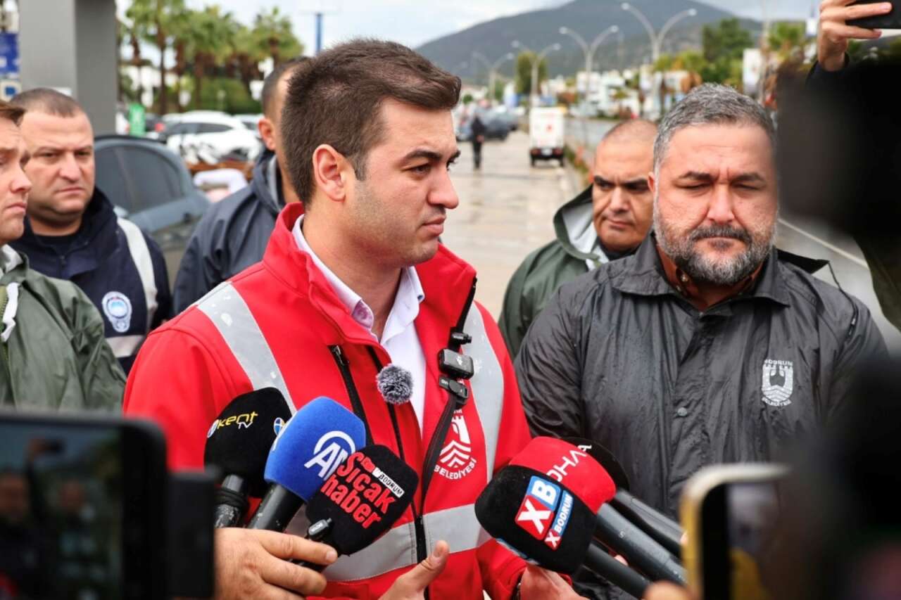 Bodrum’da Metrekareye 45 Kilogram Yağış Düştü: Başkan Mandalinci Çalışmaları Yerinde İnceledi 8